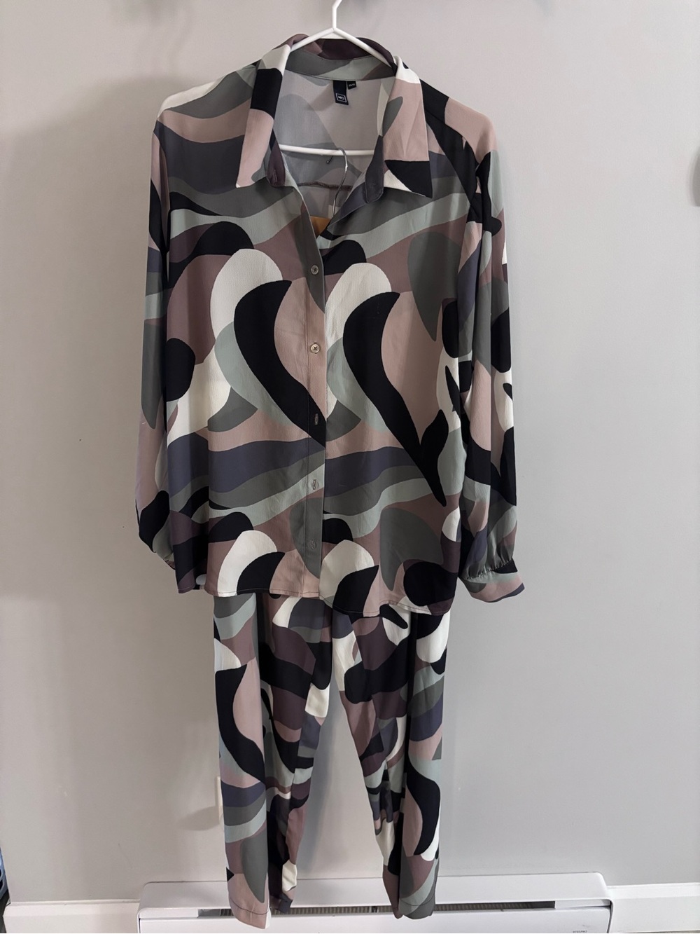 Abstract two pieces set in Multi Neutral